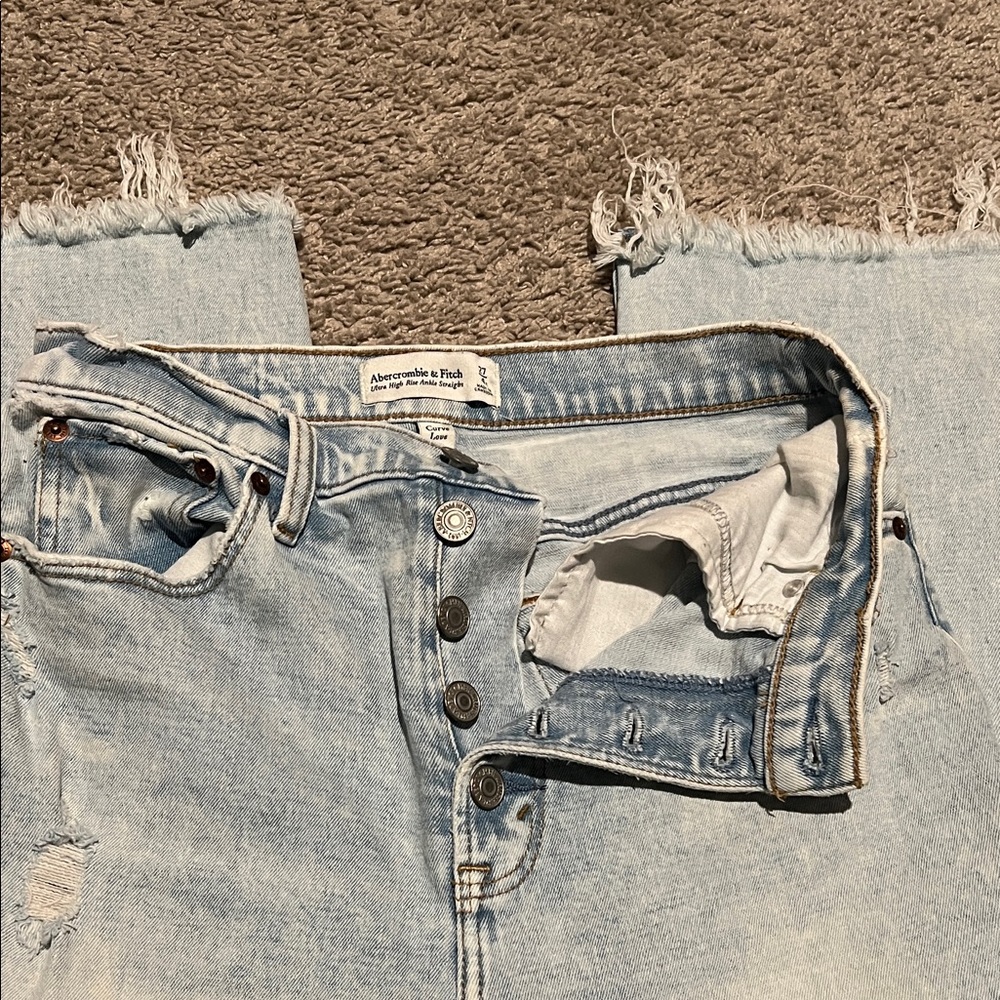Abercrombie & Fitch Ultra High Rise Ankle Straight Curve Love| Size 27/4R - Picture 2 of 6